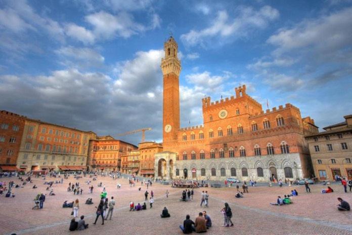 Fuga D'Archi Apartment Siena Bagian luar foto